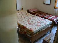 room with 2 singol bed